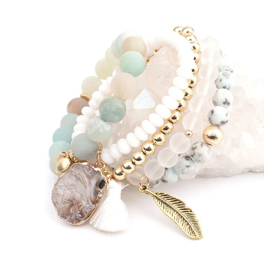 Accessorize to Mesmerize: Elevating Your Look From Meh to Wow
