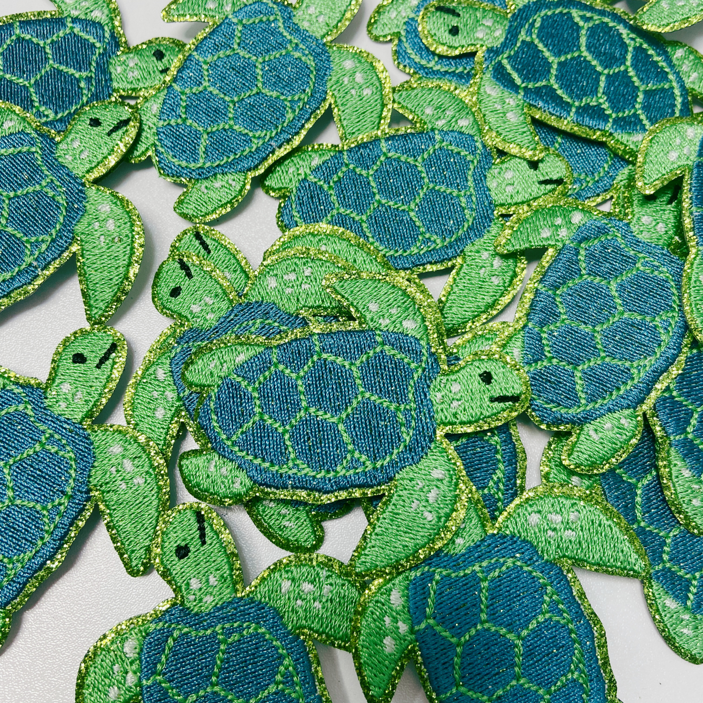 2.5" Sea Turtle,  glittery -  Embroidered Hat Patch