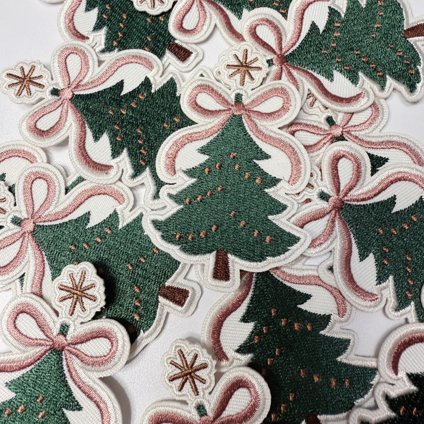 3" Christmas Tree w Bow -  Embroidered Hat Patch