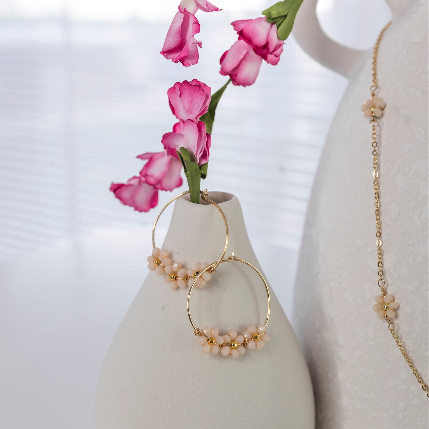 Daisy gold earrings