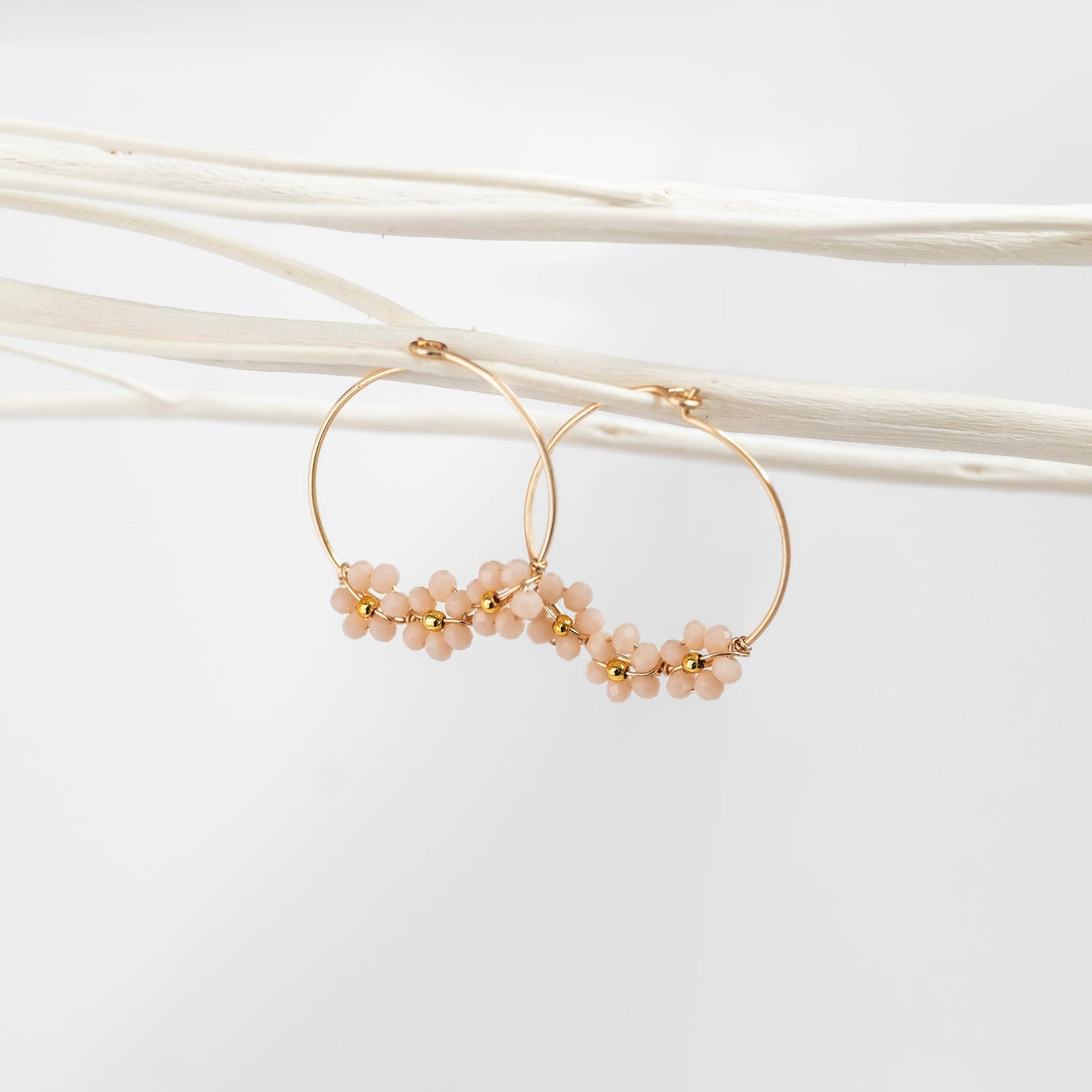 Daisy gold earrings